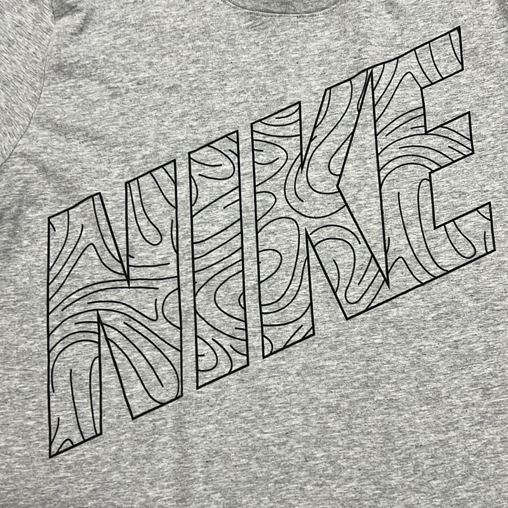 The Nike Tee Dri-Fit Size Large - Picture 3 of 9